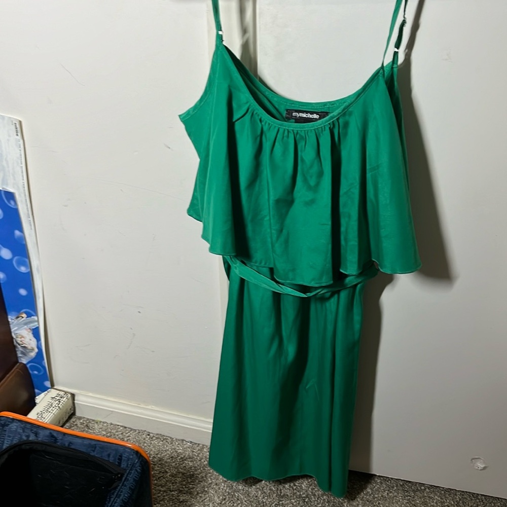 Short green dress